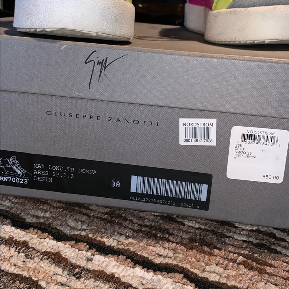 Designer 👩🎨 sneakers - Picture 6 of 7